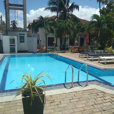 Vijai Resort Negombo Exterior photo