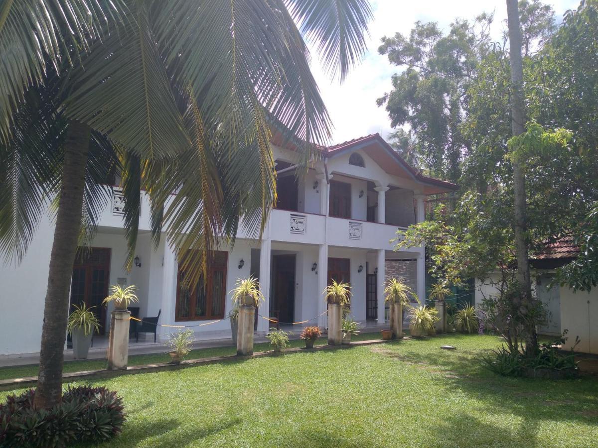 Vijai Resort Negombo Exterior photo