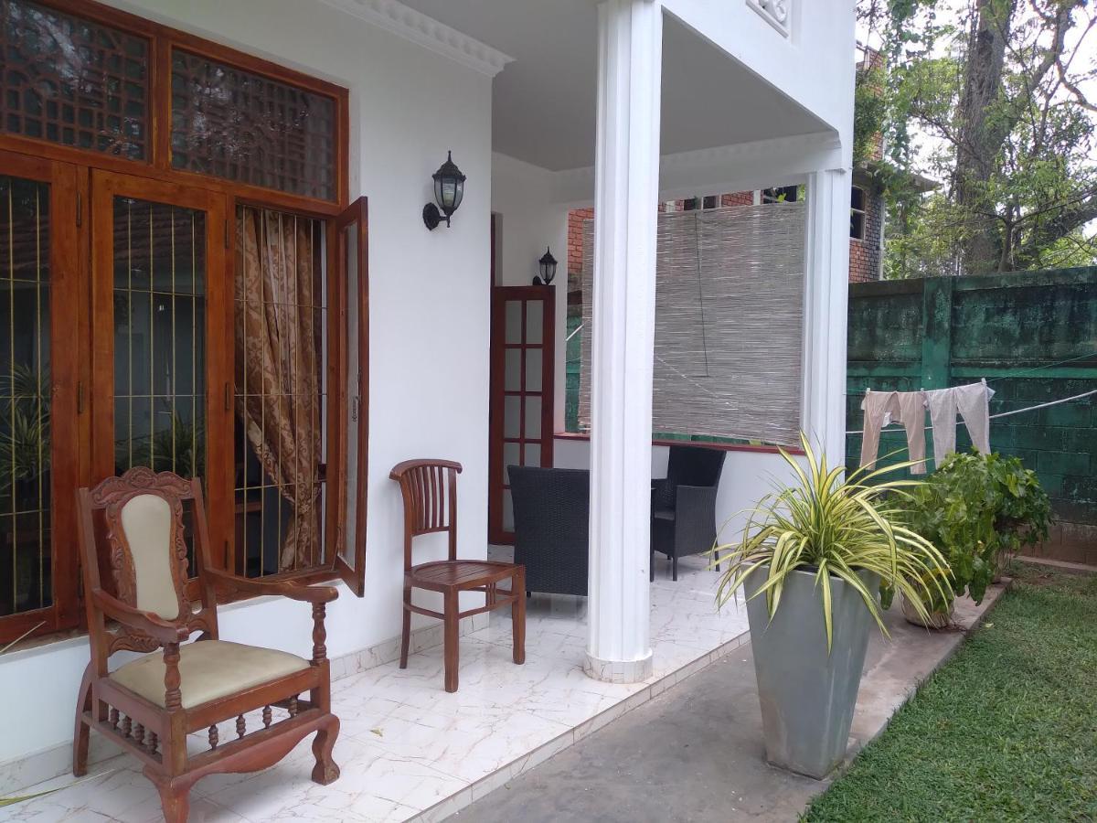 Vijai Resort Negombo Exterior photo