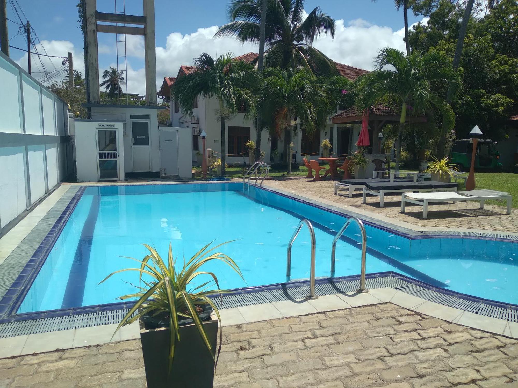 Vijai Resort Negombo Exterior photo